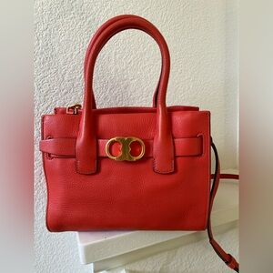 Adorable Tory Burch bag